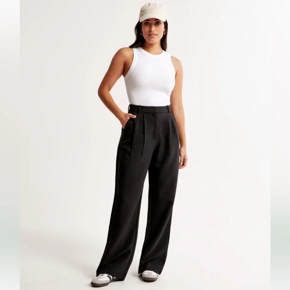 Abercrombie | Curve Love A&F Sloane Tailored Wide Leg Pants in Black - Picture 2 of 13